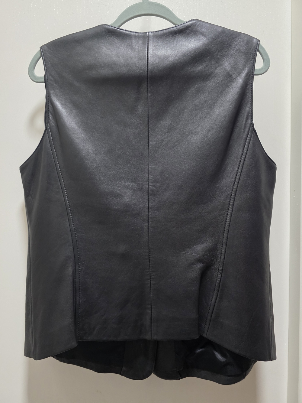 Vintage Liz Claiborne Black Lamb Leather Button-Front Vest - Picture 3 of 11